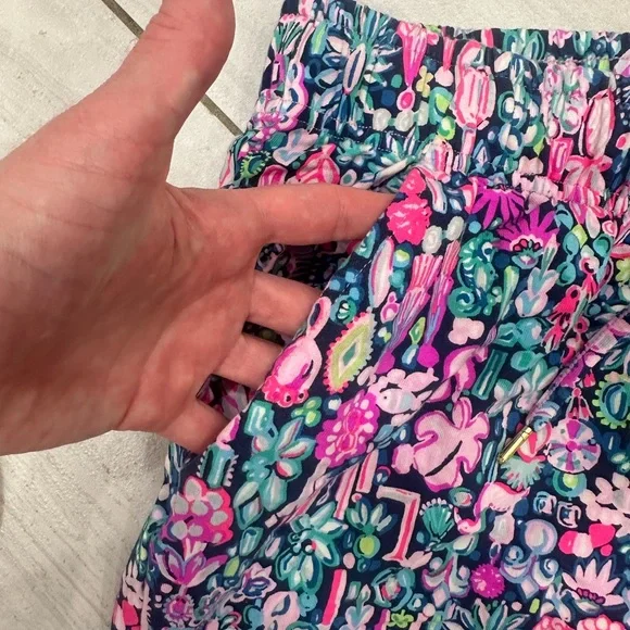 Lilly Pulitzer Print Draw String Pant - Picture 4 of 8